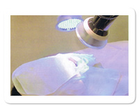 ホワイトニング施術中